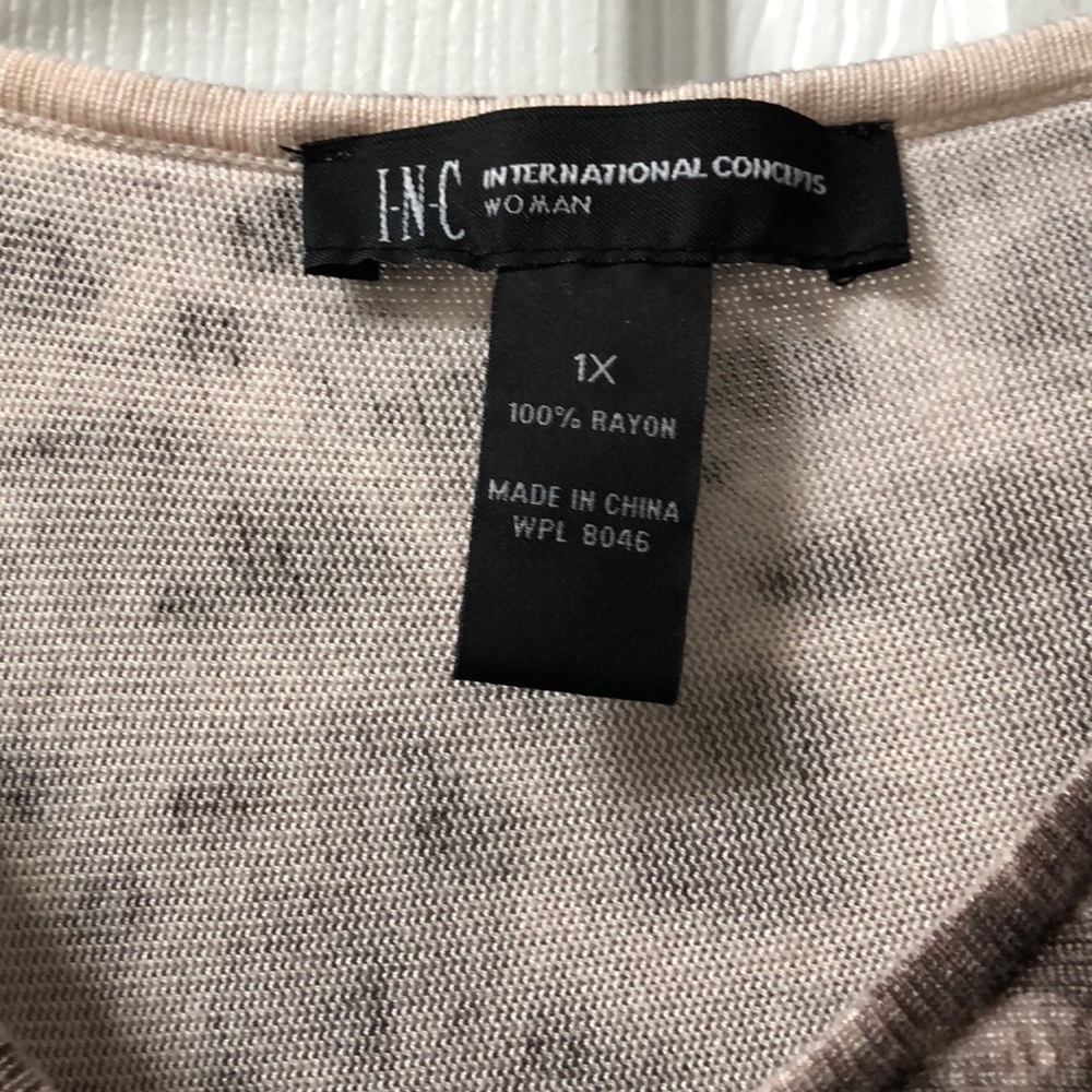 Sweater - Picture 2 of 5